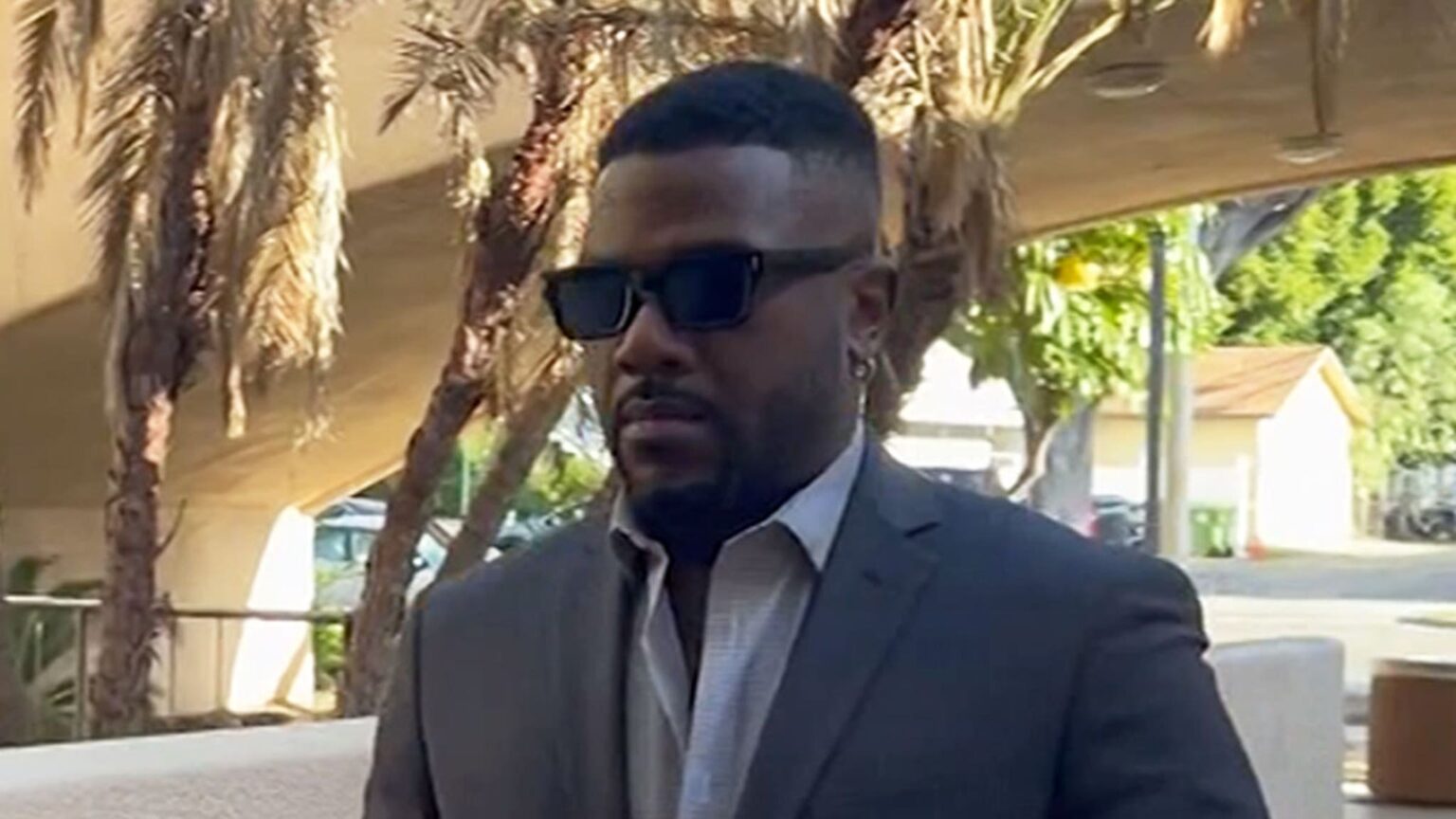 Ray J Turns Up To Court Looking Suave Despite Having ‘Months To Live’ Ray J Turns Up To Court Looking Suave Despite Having 'Months To Live'