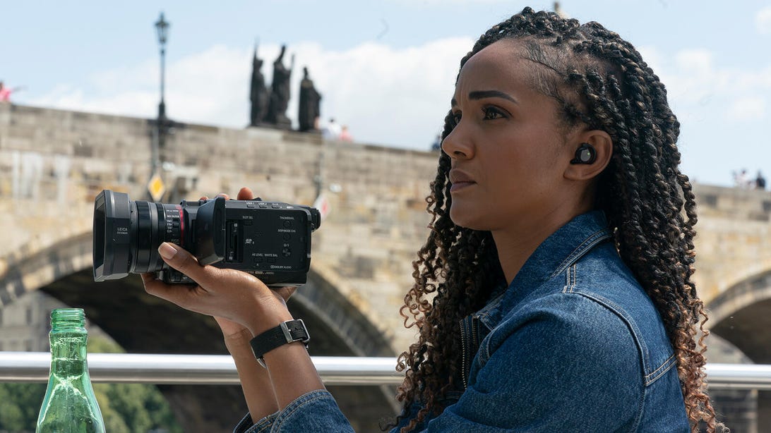 Mekia Cox, The Rookie