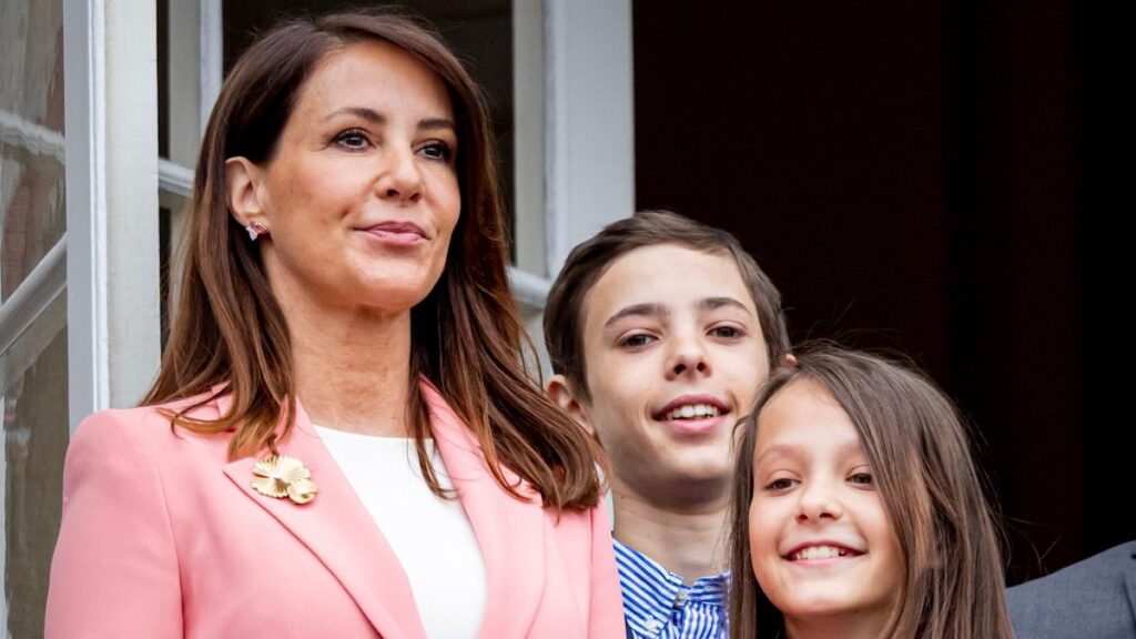 Countess Athena beams in gorgeous photo as she marks special occasion Countess Athena beams in gorgeous photo as she marks special occasion