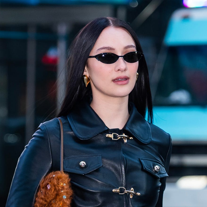 lola tung black hair