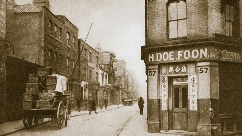 A Chinese community began to grow in Limehouse, London, in the late 18th century.