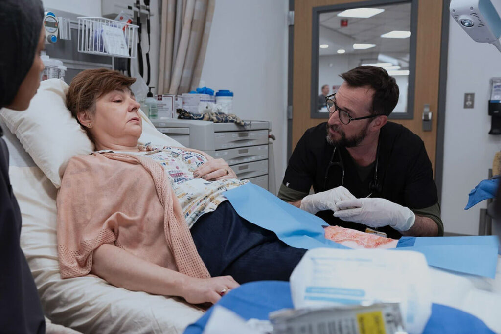 How ‘The Pitt’ portrays trauma of Tree of Life synagogue shooting – The Forward