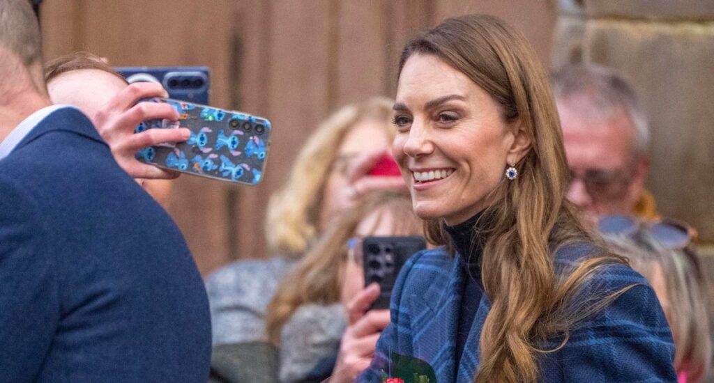 Kate Middleton Runs in Heels (& Ditches Her Security Team)