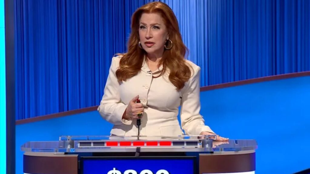 Lisa Ann Walter competing on