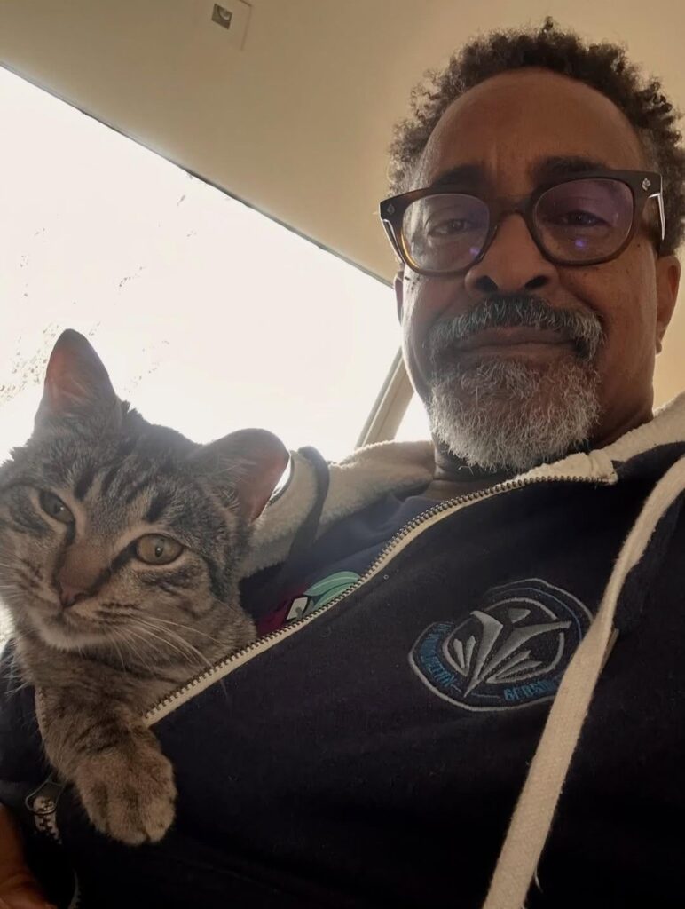 Tim Meadows adopts a second rescue kitten, a sister for Weezy named Helen who was found in a barn cat colony