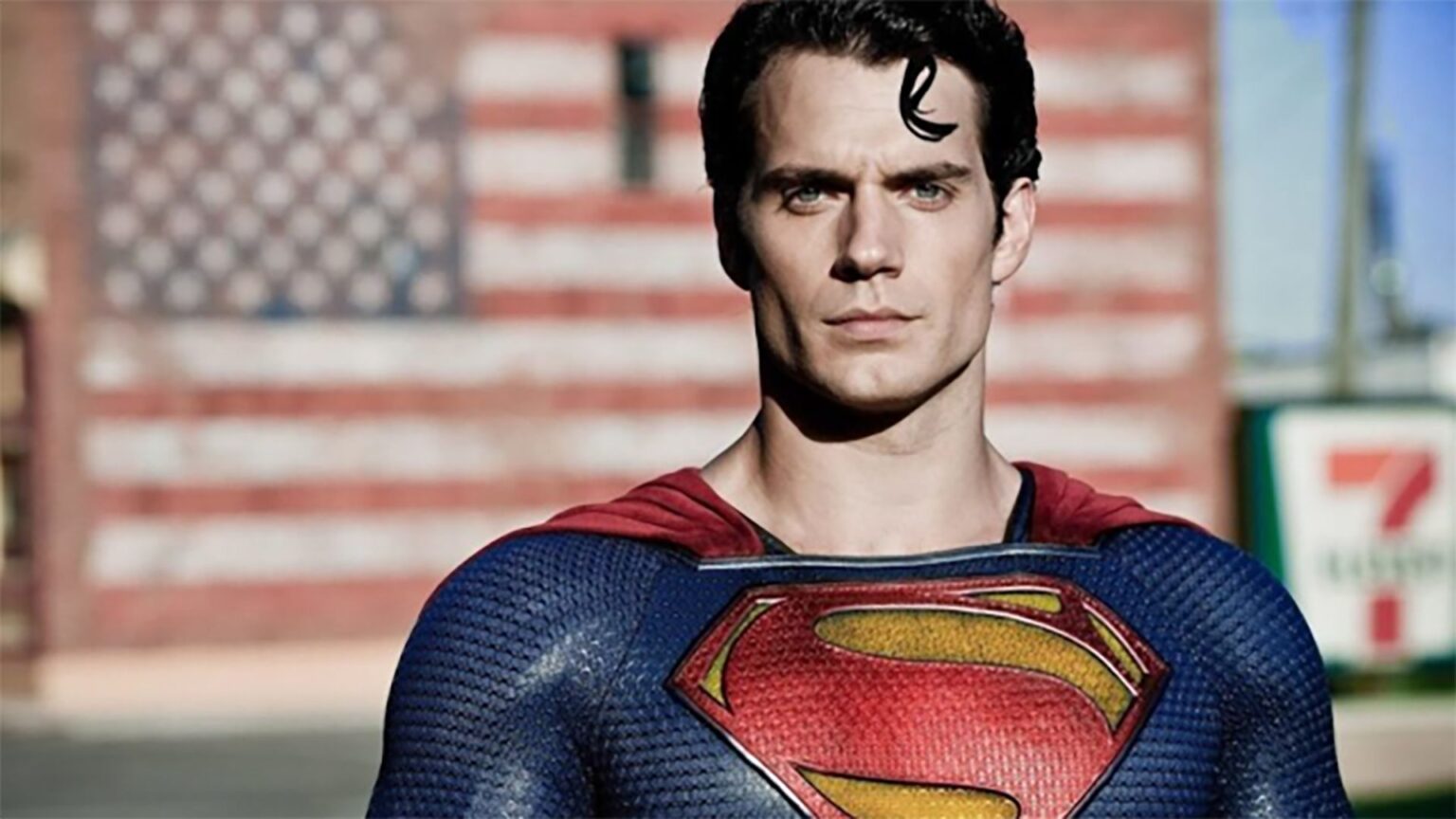 On its 15th anniversary, Zack Snyder unveils rare first photo of Henry Cavill’s Superman in old school suit: “Moments before he stepped into legend” Henry Cavill as Superman