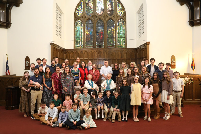 The Senna twins celebrated their 100th birthday with their entire family.