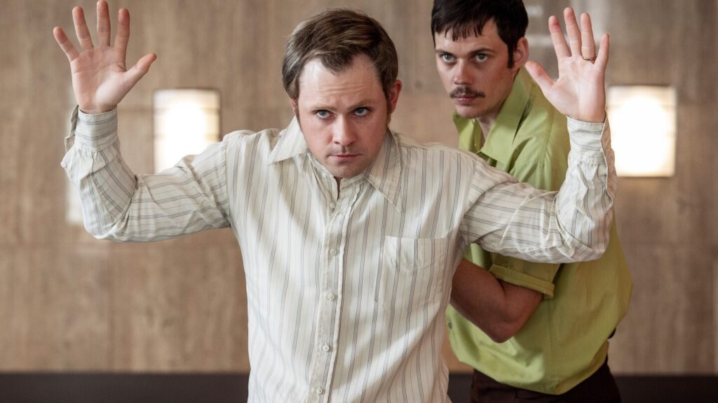 'Dead Man's Wire' review: Gus Van Sant's '70s hostage drama crackles