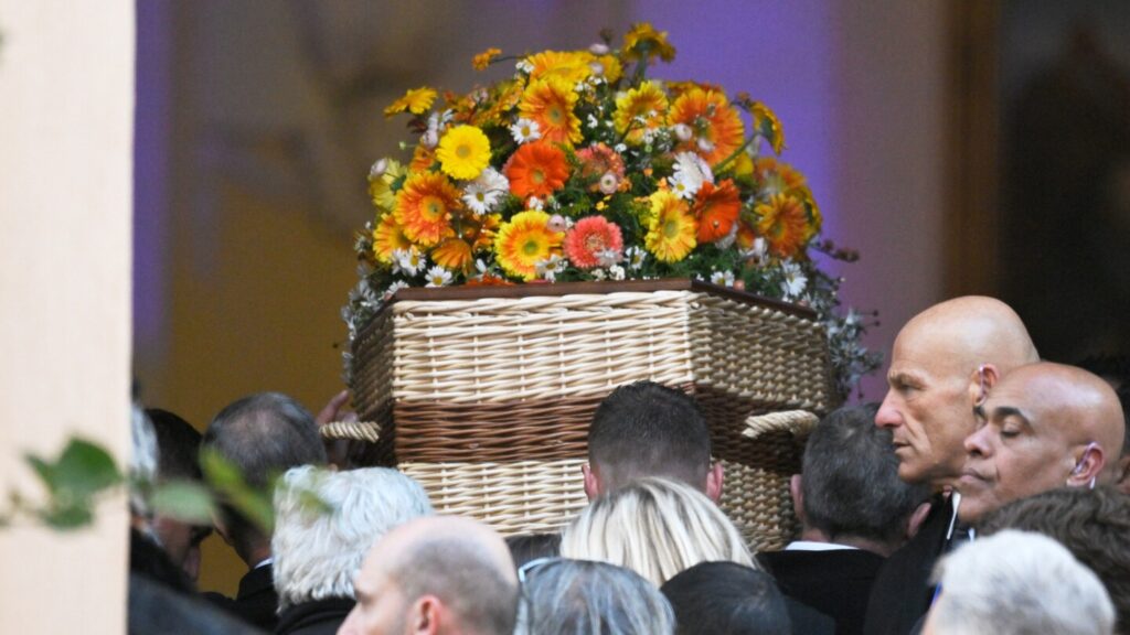 Brigitte Bardot's funeral is held in Saint-Tropez