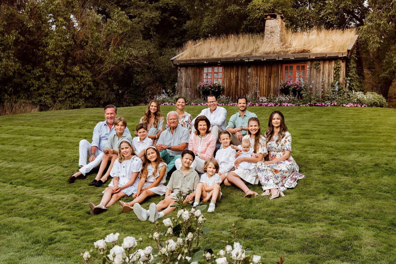 The Swedish Royal Family Officially Released the Summer Vacation Photo Shared in Carl Gustaf’s Christmas Speech