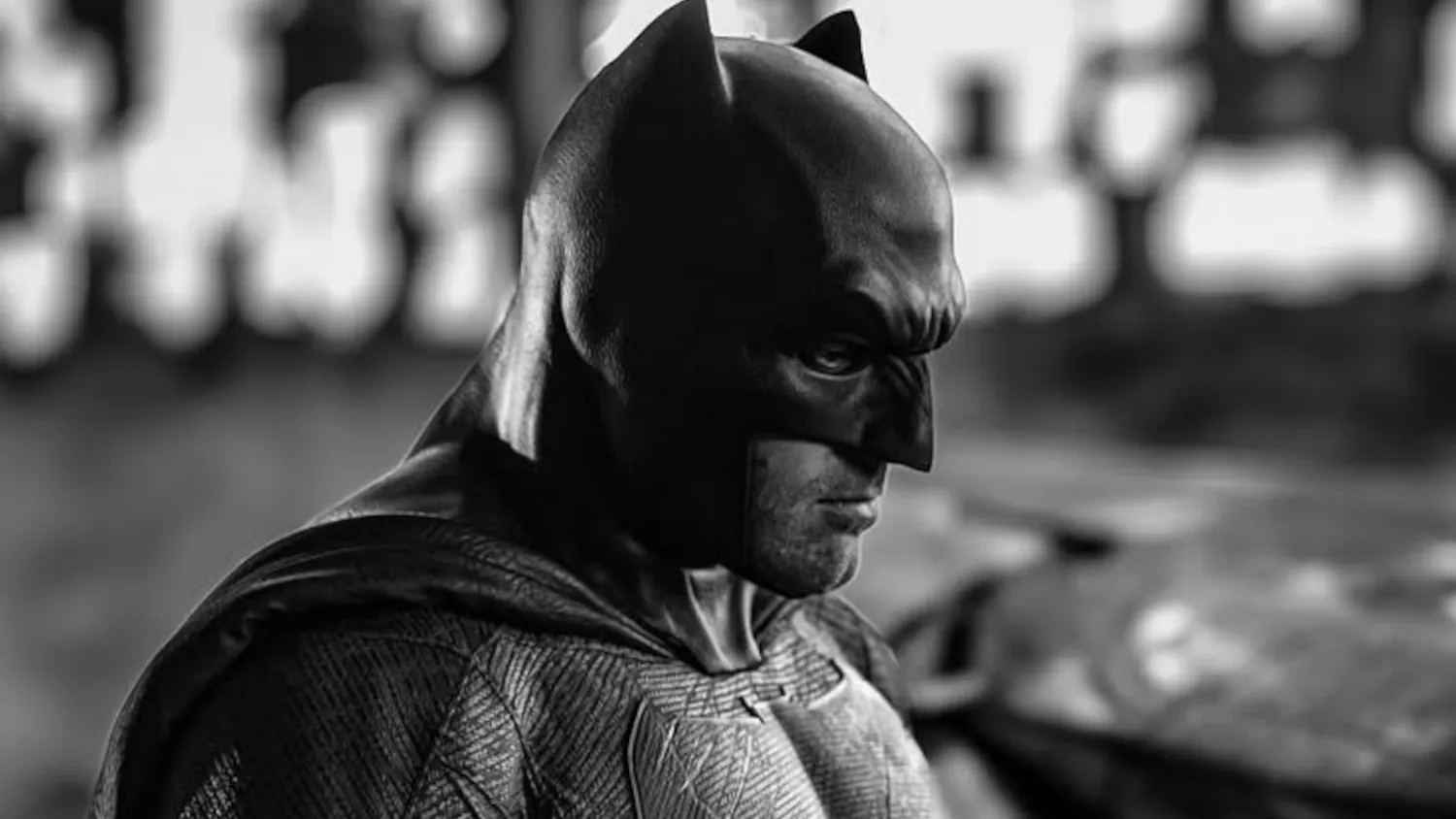 zack snyder ben affleck batman instagram Zack Snyder Shares New Ben Affleck Batman Photo, Says 'More to Come'