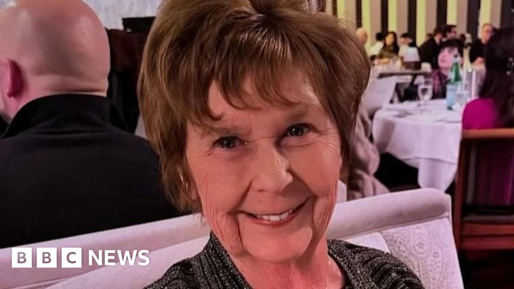 Police probe new message in search for mother of Savannah Guthrie - BBC