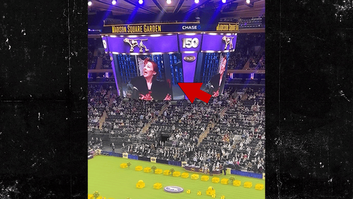 020426_dog_show_catherine_o_hara_kal