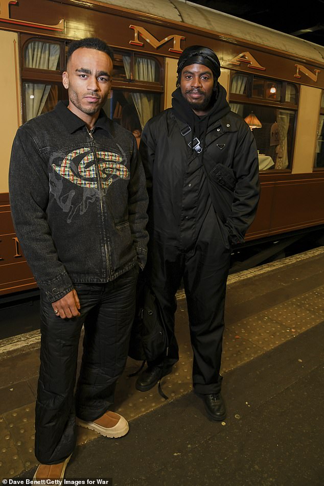 Elsewhere social media star Munya Chawawa and producer Bradley Miller aka CKTRL were spotted on the platform