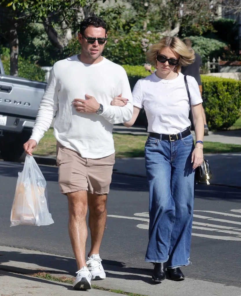 Sweeney kept her head down. BACKGRID