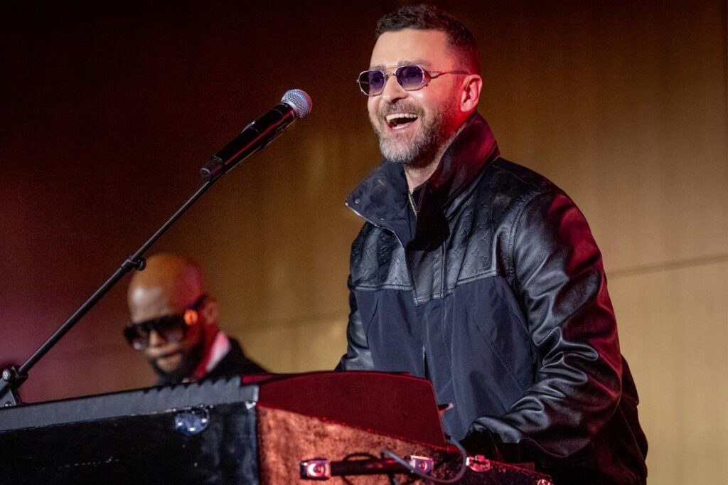Justin Timberlake performs for first time since Lyme Disease diagnosis at Grammys event Justin Timberlake performs for first time since Lyme Disease diagnosis at Grammys event