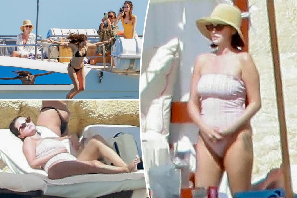 Selena Gomez rocks swimsuit on girls' trip to Los Cabos, Mexico