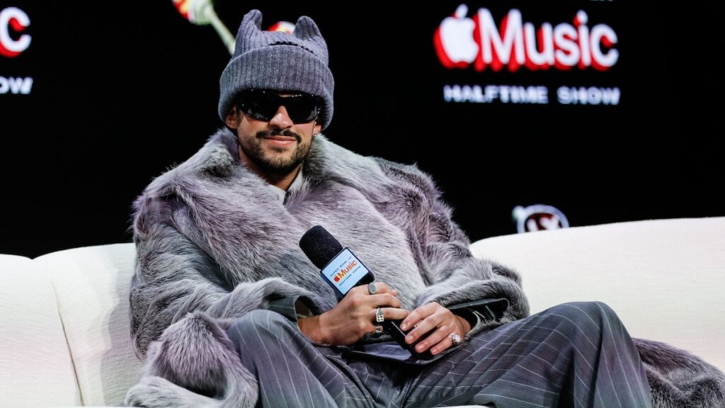 Which celebrities are expected to attend the Super Bowl?