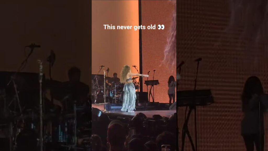 Shakira Live Performance 🔥