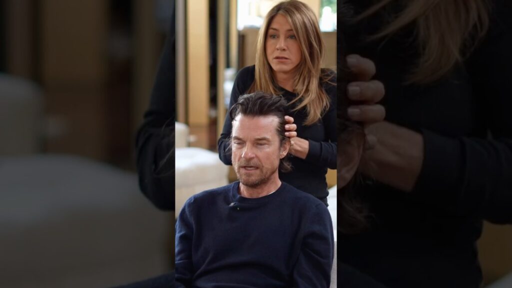 Jennifer Aniston genius way of using your famous friends to promote your hair are range! Bravo!
