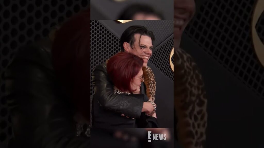 All aboard! YUNGBLUD and Sharon Osbourne pose together on the #Grammys carpet. 🫶 #AwardsSeason