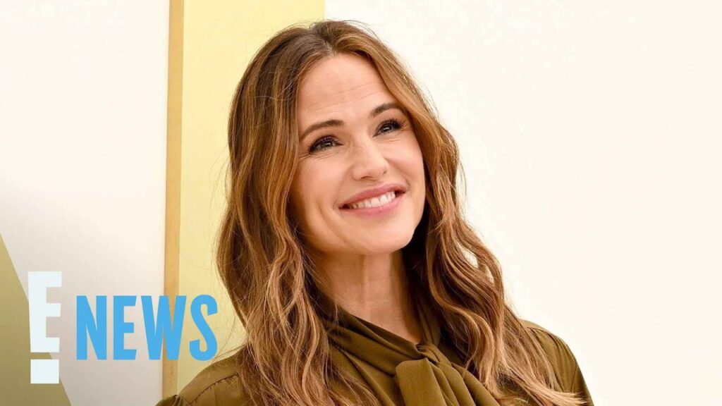 Jennifer Garner Says She Once Bit Off a "Chunk" of an Actor's Ear | E! News