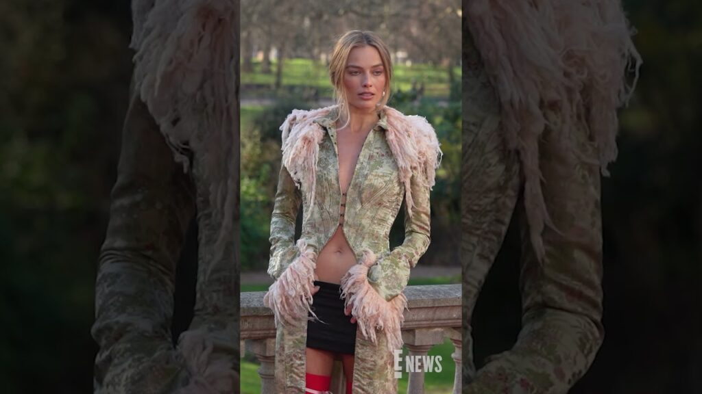 Margot Robbie is giving us all of our Bratz doll dreams.🤩She and Jacob Elordi arrive to a photocall.