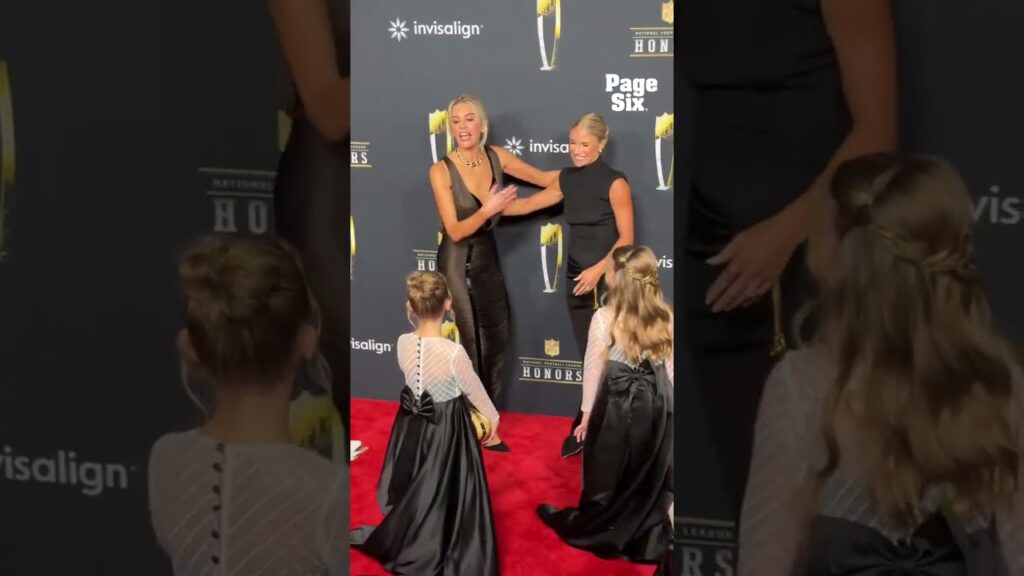 The moment Charissa Thompson spots the Stafford girls on the 2026 NFL Honors red carpet 🥹 #shorts