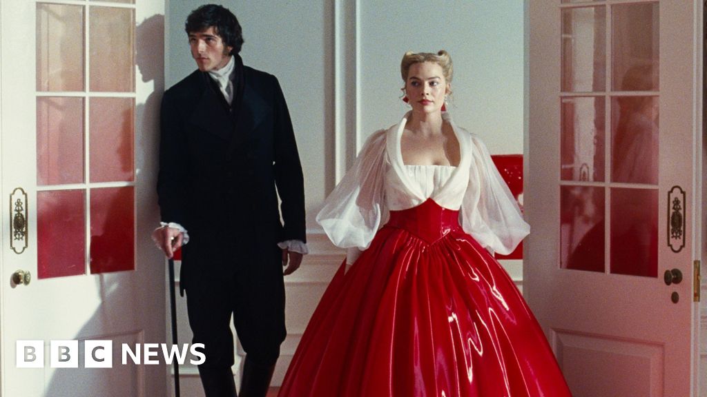 Wuthering Heights: Margot Robbie and Jacob Elordi film splits critics - BBC