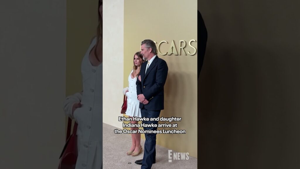 It's a father daughter event for Indiana Hawke and Ethan Hawke. 🫶