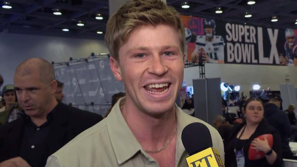 Robert Irwin BLUSHES Over Love Life, Rumors He Has a GIRLFRIEND! (Exclusive) Robert Irwin BLUSHES Over Love Life, Rumors He Has a GIRLFRIEND! (Exclusive)