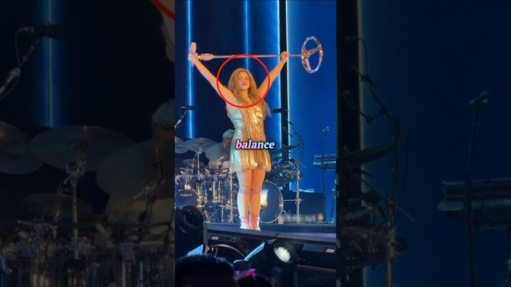 Shakira falls on Stage #shakira #shorts