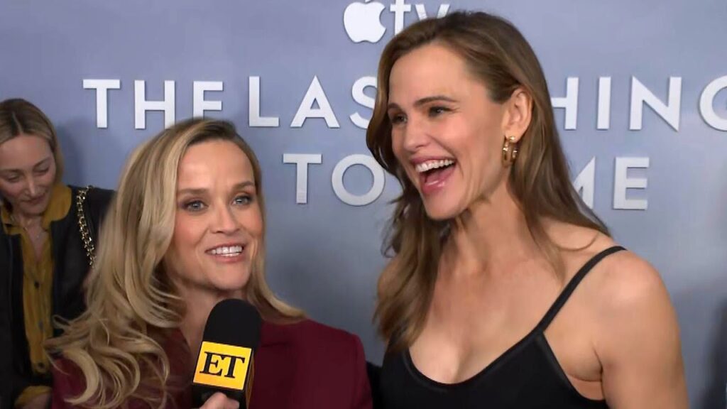 Reese Witherspoon CRASHES Jennifer Garner’s Interview With Gen Alpha SLANG Compliments! (Exclusive) Reese Witherspoon CRASHES Jennifer Garner’s Interview With Gen Alpha SLANG Compliments! (Exclusive)