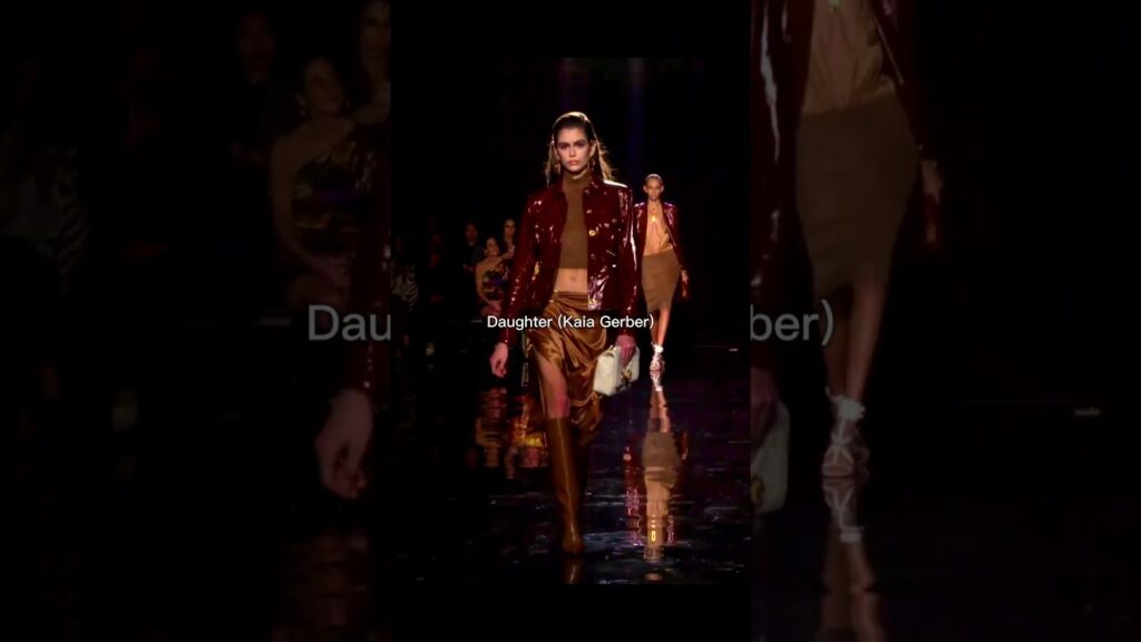 Difference between two generation models ✨😮 #fashion #90s #supermodel #catwalk #edit #shorts Difference between two generation models ✨😮 #fashion #90s #supermodel #catwalk #edit #shorts