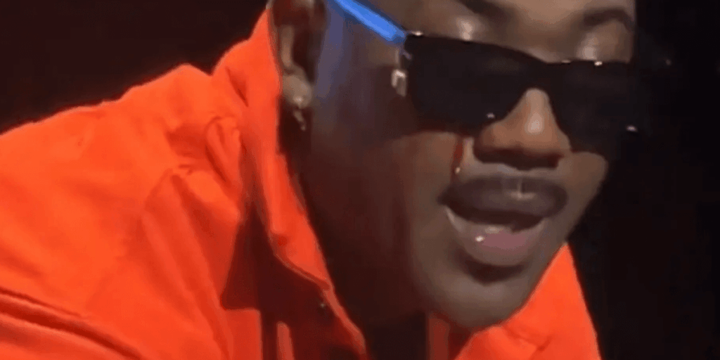 Ray J shocks fans as he performs show with ‘blood streaming from eyes’ after ‘months to live’ claim Ray J shocks fans as he performs show with 'blood streaming from eyes' after ‘months to live’ claim