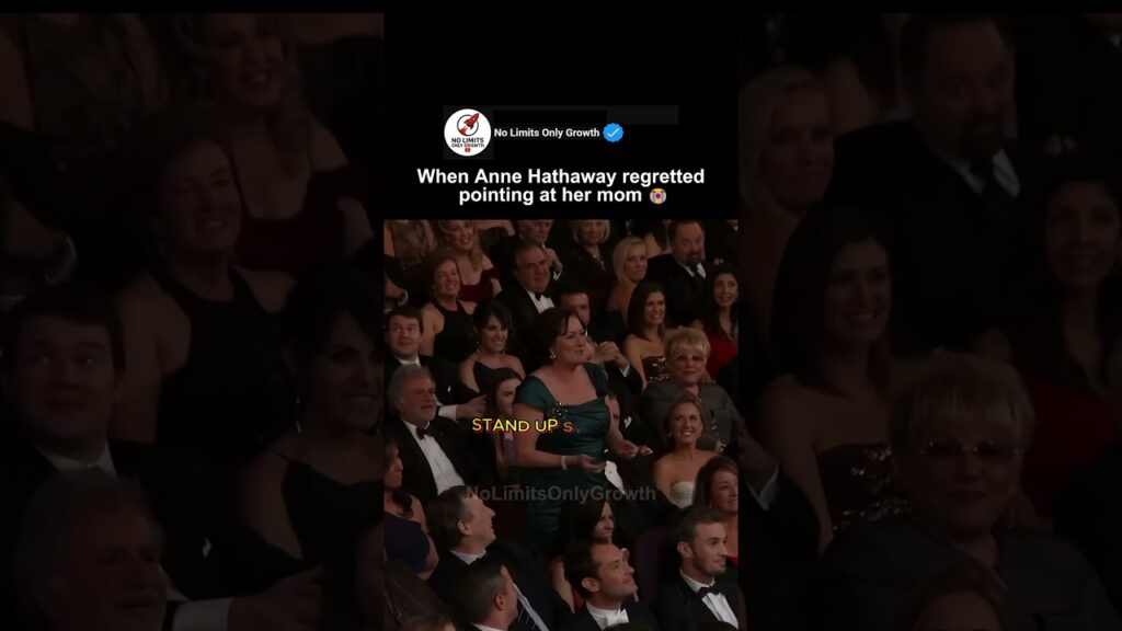 When Anne Hathaway regretted pointing at her mom π When Anne Hathaway regretted pointing at her mom π