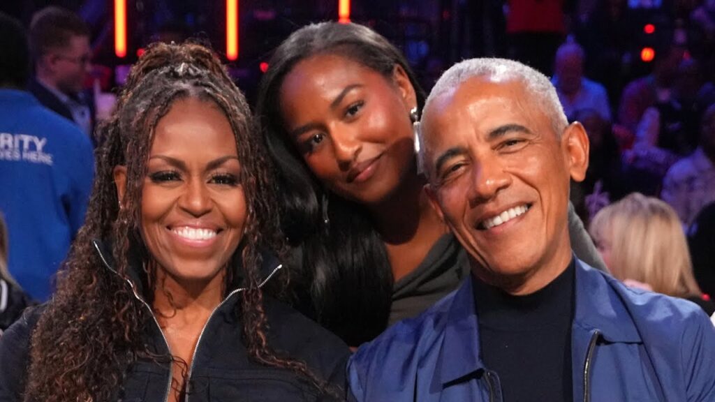 Sasha Obama CRASHES Barack and Michelle’s V-Day Weekend in RARE Appearance Sasha Obama CRASHES Barack and Michelle’s V-Day Weekend in RARE Appearance