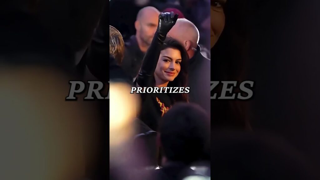 How Anne Hathaway Maintains a 25-Year-Old Glow at 42 #facts #beautiful #celebritynews How Anne Hathaway Maintains a 25-Year-Old Glow at 42 #facts #beautiful #celebritynews