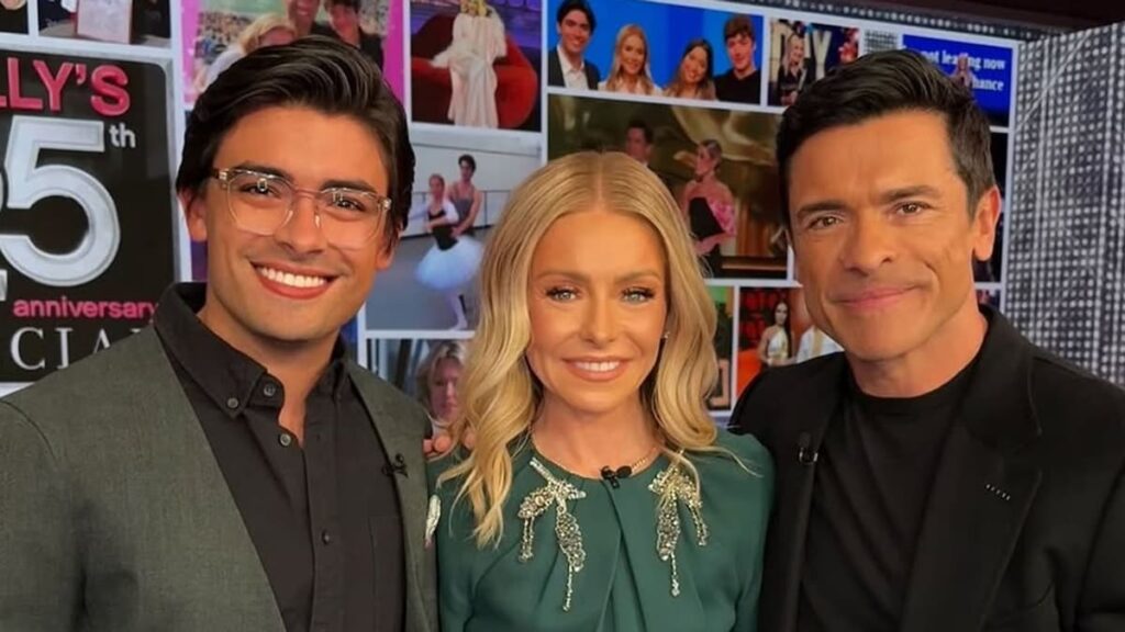 Michael Consuelos looks like Mark’s mini-me as they celebrate Kelly Ripa’s milestone Michael Consuelos looks like Mark's mini-me as they celebrate Kelly Ripa’s milestone
