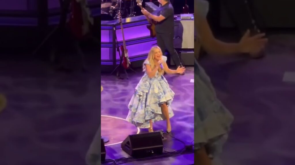 Carrie Underwood - Cry Pretty Live