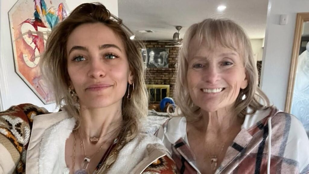 Paris Jackson Shares Rare Selfies With Mom Debbie Rowe National Enquirer