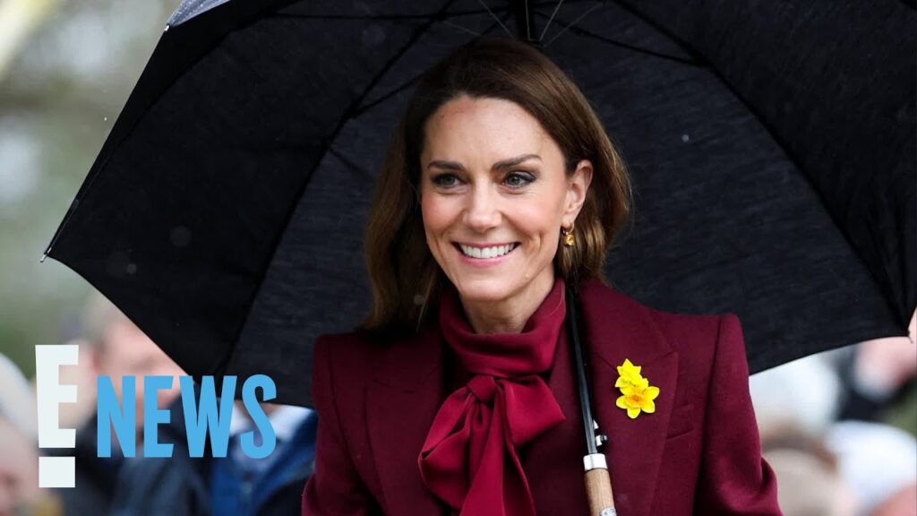 How Kate Middleton Expertly Turned Down Autograph to Follow Royal Rule | E! News