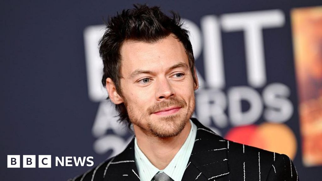 Brits red carpet in pictures: Harry Styles, Olivia Dean and Lola Young arrive - BBC
