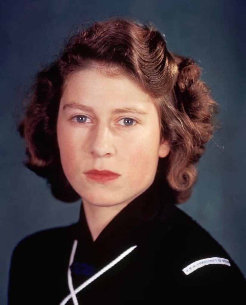 Regal Style Diaries 👑: Queen Elizabeth II Hair Diary
