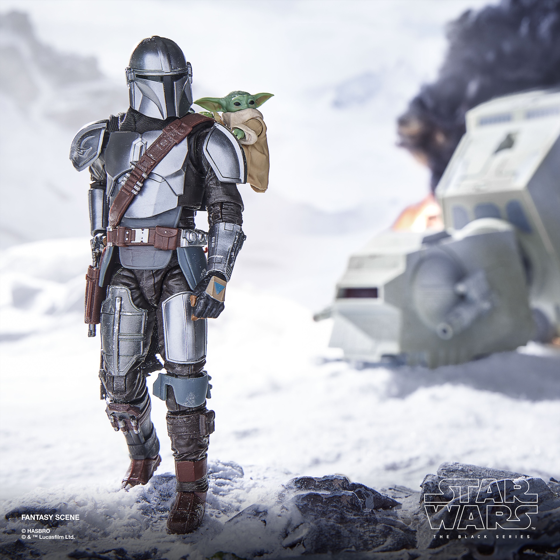 Mandalorian and Grogu figure