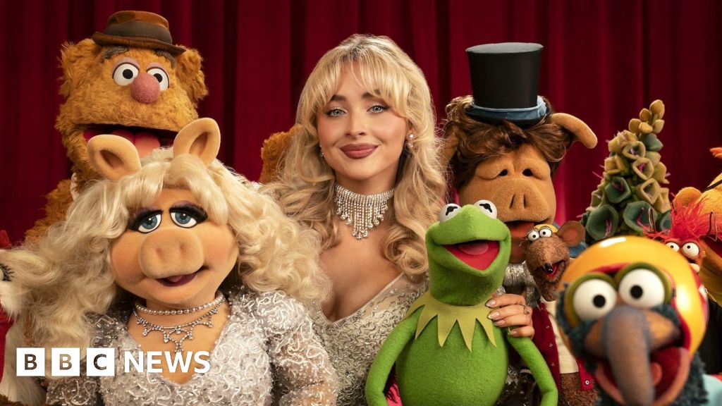The Muppet Show revival brings nostalgia and naughtiness, critics say - BBC