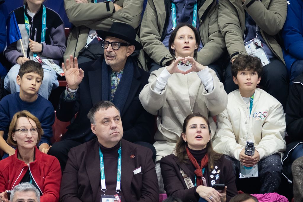 Jeff Goldblum and his wife Emilie Livingston attend the Men Single Skating