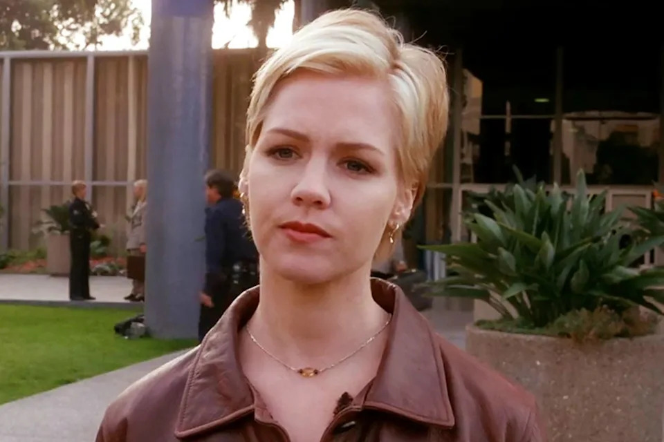 Jennie Garth in Beverly Hills, 90210, S8, Ep 11 Paramount+