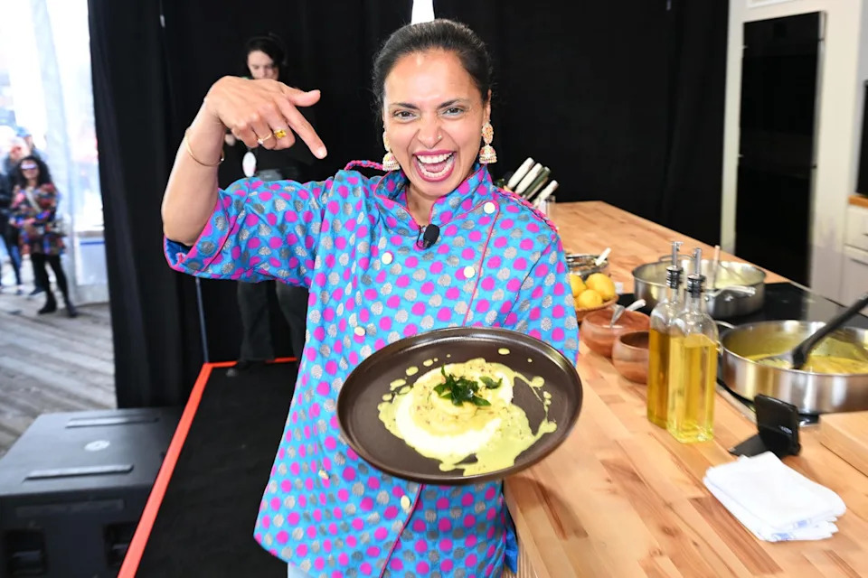 food network new york city wine & food festival presented by invesco qqq grand tasting: daytime edition hosted by sofia and manolo vergara