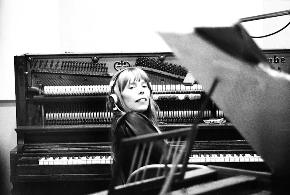 Joni Mitchell in 1967